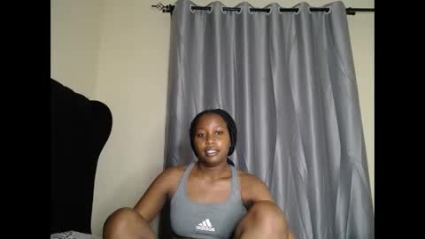 Snapshot of tasha_kimmy chatting on 12/03/25, 06:39 Ireen online show from 12/03/25, 06:39