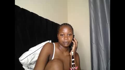 Snapshot of tasha_kimmy chatting on 12/15/25, 04:33 Ireen online show from 12/15/25, 04:33