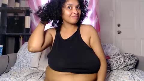 Snapshot of tasteekitty chatting on 01/18/26, 10:13 Tastee Kitty online show from 01/18/26, 10:13