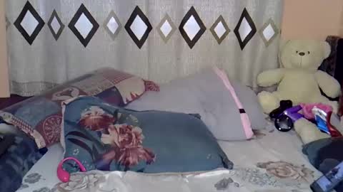 Snapshot of tastie_t chatting on 12/05/25, 02:47 tastie_t online show from 12/05/25, 02:47