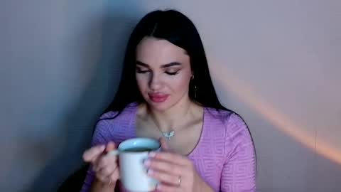 tasty_babyy online show from 11/14/25, 06:56