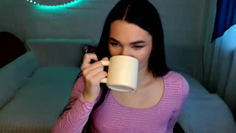 tasty_babyy online show from 11/28/25, 07:33