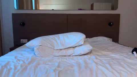 My shows 2100500 UTC3 online show from 11/15/25, 07:38