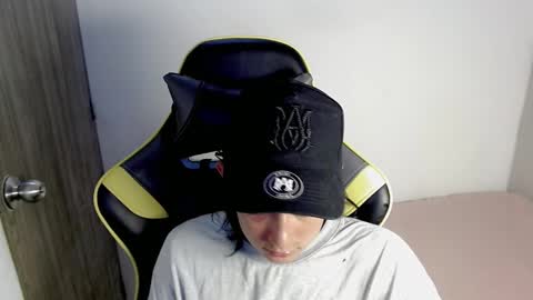 Snapshot of tatannn_ chatting on 11/10/25, 06:40 T A T A N online show from 11/10/25, 06:40