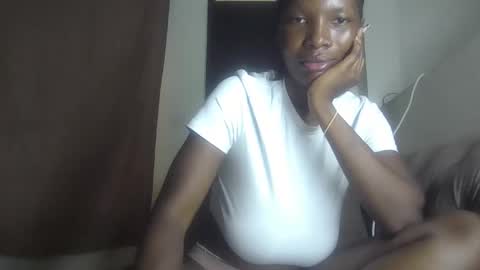 Snapshot of tatiana_254 chatting on 10/28/25, 09:35 tatiana_254 online show from 10/28/25, 09:35