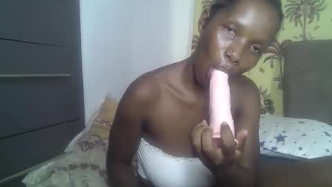 Snapshot of tatiana_254 chatting on 11/25/25, 08:53 tatiana_254 online show from 11/25/25, 08:53