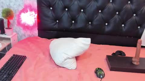 Snapshot of tatiana_lopez19 chatting on 01/21/25, 07:58 Tatiana online show from 01/21/25, 07:58