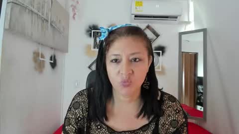 Snapshot of tatiana_sofiaa chatting on 10/04/25, 02:37 tatiana_sofiaa online show from 10/04/25, 02:37