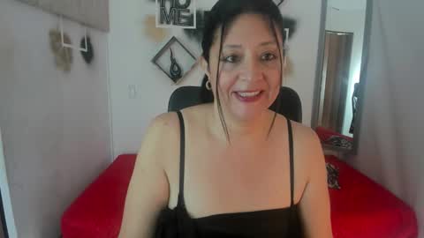 Snapshot of tatiana_sofiaa chatting on 10/07/25, 01:52 tatiana_sofiaa online show from 10/07/25, 01:52