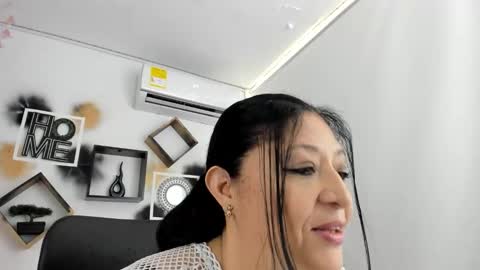tatiana_sofiaa online show from 11/12/25, 01:22
