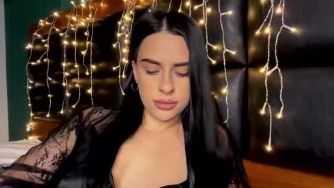 Snapshot of tatianawwww chatting on 01/17/26, 05:49 Tati online show from 01/17/26, 05:49