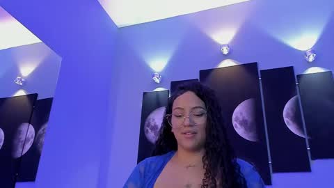 Snapshot of tatii_moon chatting on 02/13/25, 09:51 Tati online show from 02/13/25, 09:51