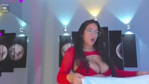 Snapshot of tatii_moon chatting on 03/10/25, 03:34 Tati online show from 03/10/25, 03:34