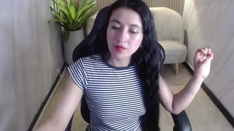 Snapshot of tatiscelis_tf chatting on 11/28/25, 12:57 TATIS online show from 11/28/25, 12:57