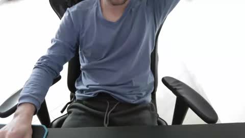 Snapshot of tatmers chatting on 12/15/24, 12:38 Lucas online show from 12/15/24, 12:38