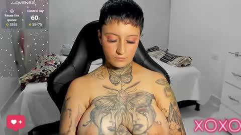 Snapshot of tatoo_girl chatting on 09/19/25, 07:14 jess online show from 09/19/25, 07:14