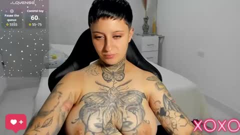Snapshot of tatoo_girl chatting on 09/30/25, 01:49 jess online show from 09/30/25, 01:49