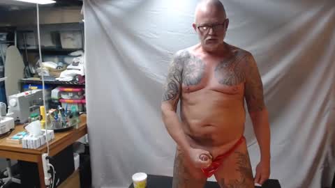 Snapshot of tatsdude chatting on 09/11/25, 03:23 inkbator online show from 09/11/25, 03:23