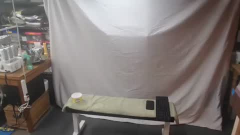 Snapshot of tatsdude chatting on 12/19/25, 04:14 inkbator online show from 12/19/25, 04:14