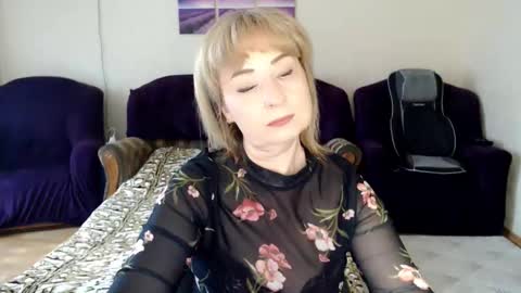 Snapshot of tattease chatting on 09/19/25, 11:11 Tattease online show from 09/19/25, 11:11
