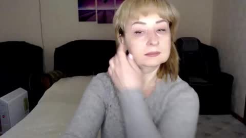Snapshot of tattease chatting on 10/22/25, 04:02 Tattease online show from 10/22/25, 04:02