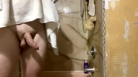 Snapshot of tattedhubs5 chatting on 09/15/25, 08:42 tattedhubs5 online show from 09/15/25, 08:42