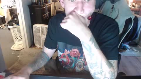 Snapshot of tattedhubs5 chatting on 09/18/25, 07:27 tattedhubs5 online show from 09/18/25, 07:27