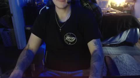 Snapshot of tattedhubs5 chatting on 10/25/25, 08:14 tattedhubs5 online show from 10/25/25, 08:14