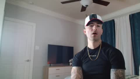 Snapshot of tattedlatino1 chatting on 12/17/24, 07:15 tattedlatino1 online show from 12/17/24, 07:15