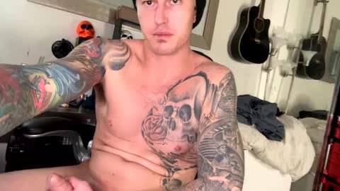 Snapshot of tattednblonde chatting on 01/05/25, 01:26 tattednblonde online show from 01/05/25, 01:26