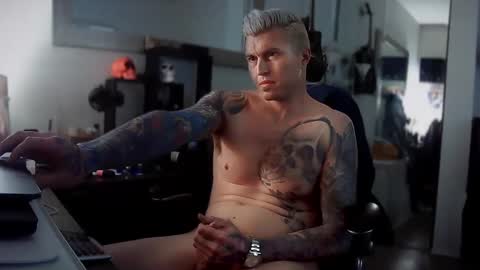 Snapshot of tattednblonde chatting on 01/18/25, 03:27 tattednblonde online show from 01/18/25, 03:27