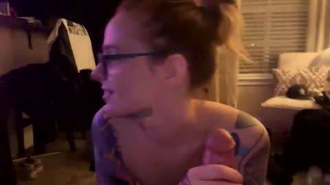 Snapshot of tattedsubmissive chatting on 12/05/25, 02:42 TattedSubmissive online show from 12/05/25, 02:42