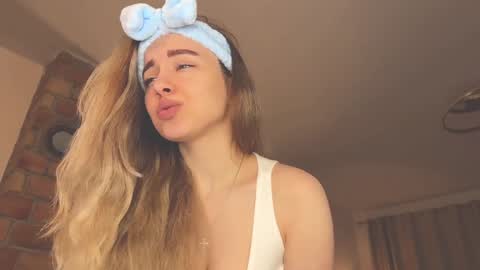 Snapshot of tatti_1 chatting on 12/07/24, 05:26 Tata online show from 12/07/24, 05:26