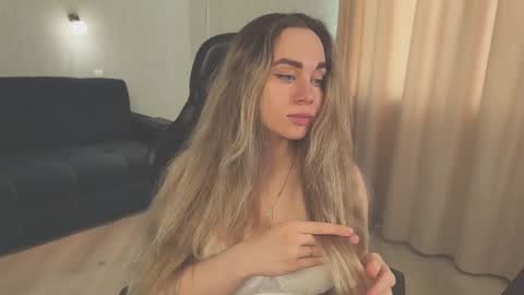 Snapshot of tatti_1 chatting on 02/06/25, 07:45 Tata online show from 02/06/25, 07:45