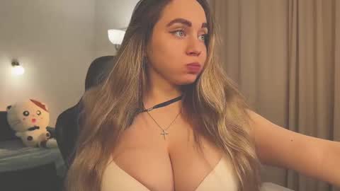 Snapshot of tatti_1 chatting on 02/14/25, 04:15 Tata online show from 02/14/25, 04:15