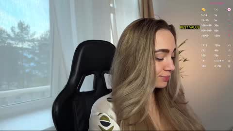 Snapshot of tatti_1 chatting on 10/10/25, 03:27 Tata online show from 10/10/25, 03:27