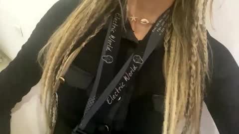 Tatto Fox online show from 10/20/25, 12:38