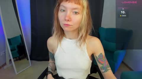 Snapshot of tattoo_artbaby chatting on 09/20/25, 01:39 tattoo_artbaby online show from 09/20/25, 01:39