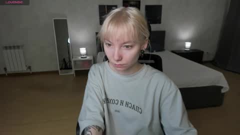 Snapshot of tattoo_artbaby chatting on 11/28/25, 01:30 tattoo_artbaby online show from 11/28/25, 01:30