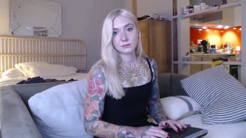 tattoobbgirl online show from 02/07/25, 08:42
