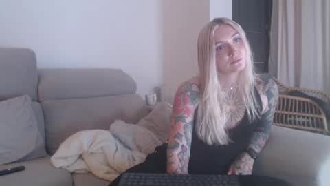 tattoobbgirl online show from 11/15/25, 04:58