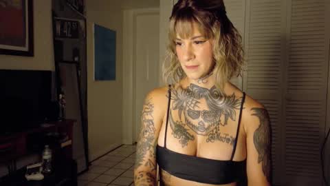 Snapshot of tattooed_natalia chatting on 11/11/25, 10:04 Natalia 3 online show from 11/11/25, 10:04