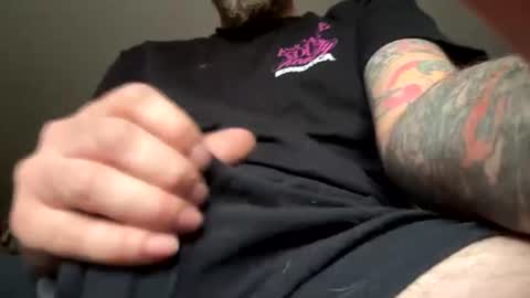 Snapshot of tattooedandsexy25 chatting on 07/24/26, 01:42 GRIM WOLF online show from 07/24/26, 01:42