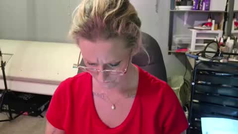 Snapshot of tattooeddirtyteacher chatting on 01/29/25, 08:14 Lisa Lovely online show from 01/29/25, 08:14