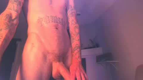 Snapshot of tattooednudedude chatting on 01/07/25, 10:54 Mr. Favorite online show from 01/07/25, 10:54