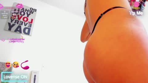 Tatoo foxx online show from 04/01/26, 01:23