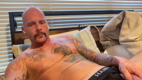 Snapshot of tattooman5555 chatting on 10/29/25, 04:09 Tattooman online show from 10/29/25, 04:09