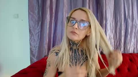 tattootemptress online show from 11/25/25, 05:40