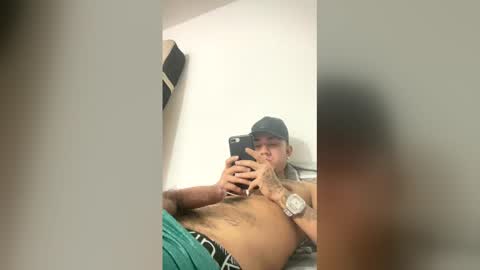 Snapshot of tatuajes777_7777 chatting on 02/26/26, 05:23 tatuajes777_7777 online show from 02/26/26, 05:23