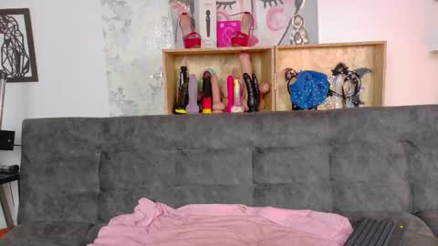 Taty Miller online show from 11/11/25, 09:15